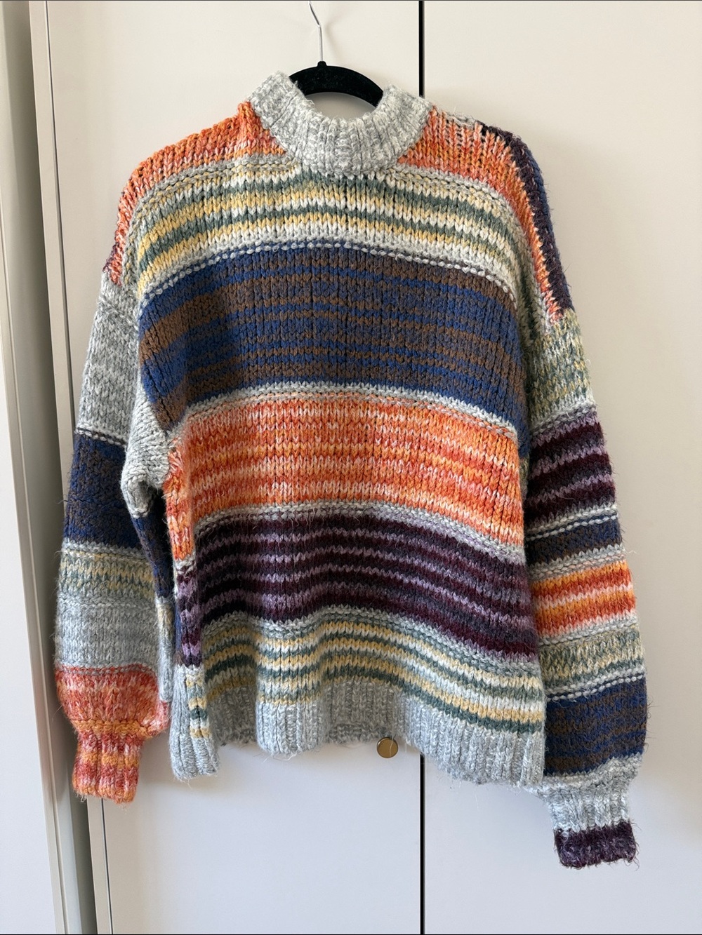 URBAN OUTFITTERS / Multicolor Striped Crewneck Sweater